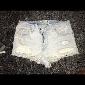Light wash high waist denim distressed shorts